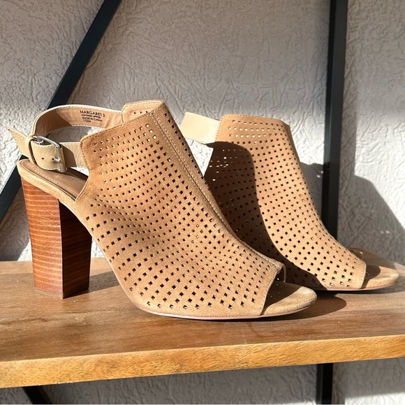 Tahari Margaret 2 Camel Suede Cut Out Peep Toe Slingback Block Heels Womens 10 - Picture 3 of 13